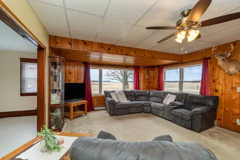 2143 N Blair, Ithaca, MI 48847 photo 3