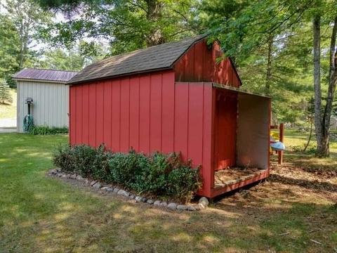 9585 Doe, Harrison, MI 48625 photo 12
