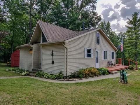 9585 Doe, Harrison, MI 48625 photo 2