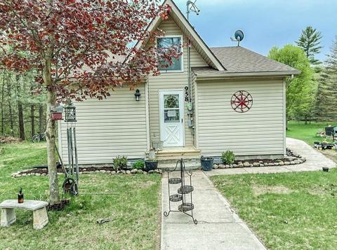 9585 Doe, Harrison, MI 48625 photo 5