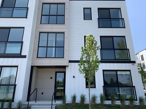 705 Cypress #206, Traverse City, MI 49684
