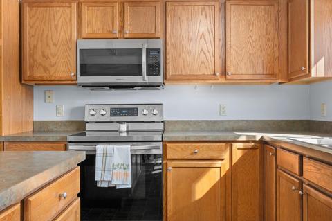 2911 E Town Ct, Interlochen, MI 49643 photo 13