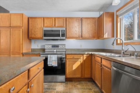 2911 E Town Ct, Interlochen, MI 49643 photo 12