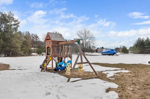 2911 E Town Ct, Interlochen, MI 49643 photo 40