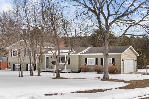 2911 E Town Ct, Interlochen, MI 49643 photo 2