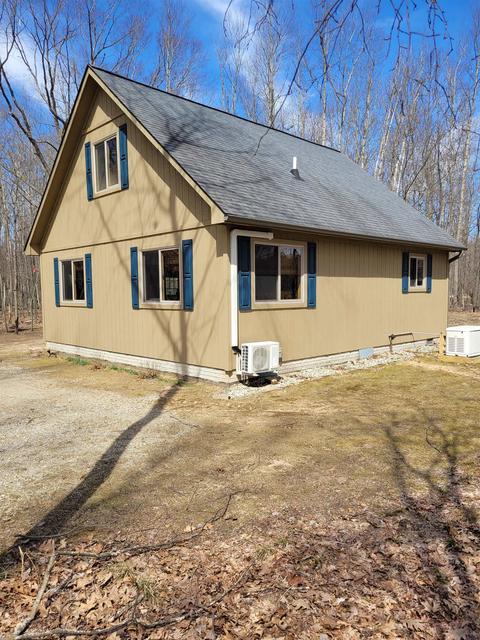 2007 Duquesa Ct, Lake Isabella, MI 48893