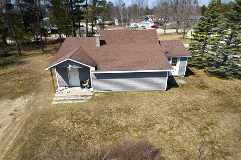 407 George St, Kalkaska, MI 49646