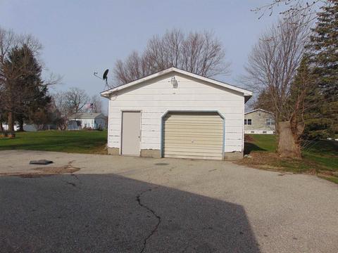 513 N Pine River St, Ithaca, MI 48847 photo 2