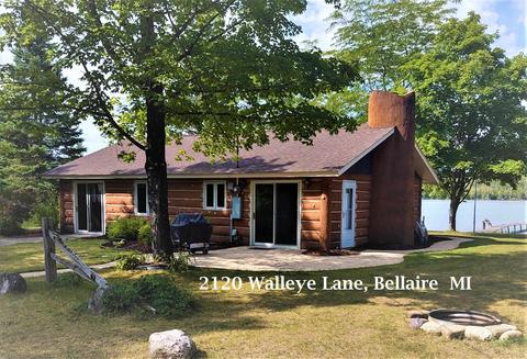 2120 Walleye Ln, Bellaire, MI 49615