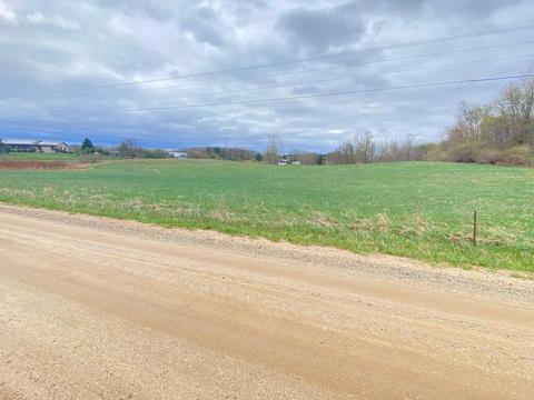 892 E Walton, Shepherd, MI 48883