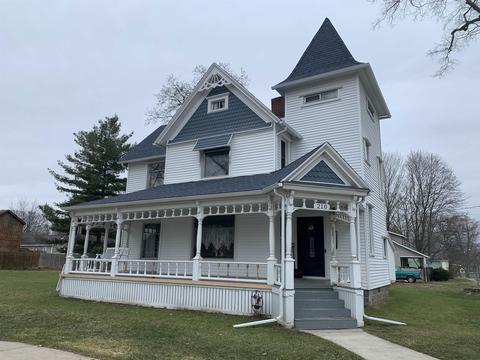 210 S Maple, Maple Rapids, MI 48853