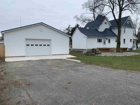 210 S Maple, Maple Rapids, MI 48853 photo 2