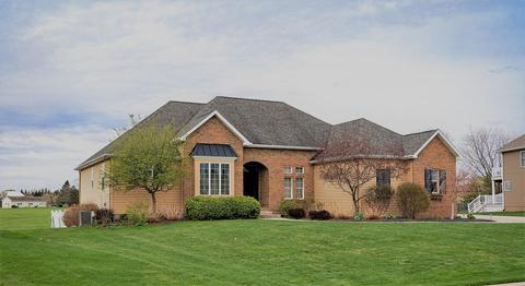 2092 Cobblestone Ct, Mount Pleasant, MI 48858