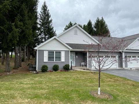 5235 Hazelnut Court 2 #2 : 1, Traverse City, MI 49685