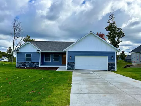 1421 Umber, Traverse City, MI 49696