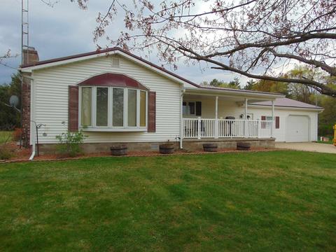 186 S Luce Rd, Ithaca, MI 48847