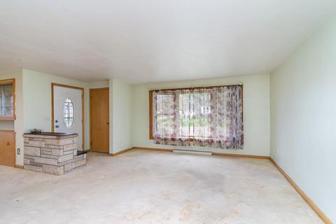 602 Pine Ave, Alma, MI 48801 photo 4