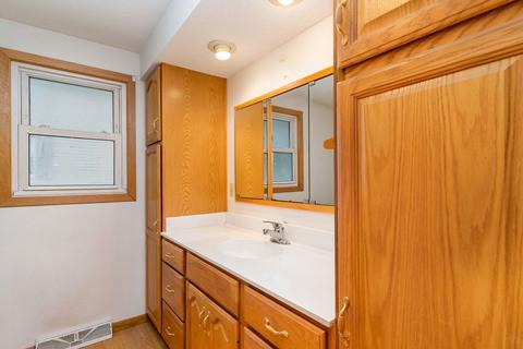 602 Pine Ave, Alma, MI 48801 photo 12