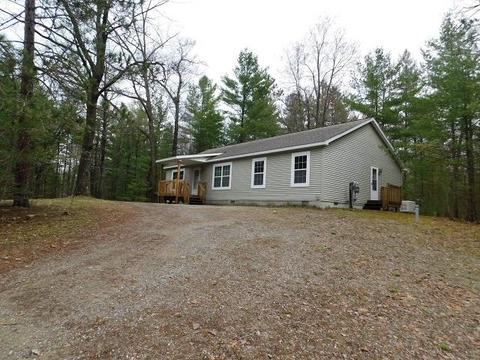 496 NE Bear Lake Rd, Kalkaska, MI 49646