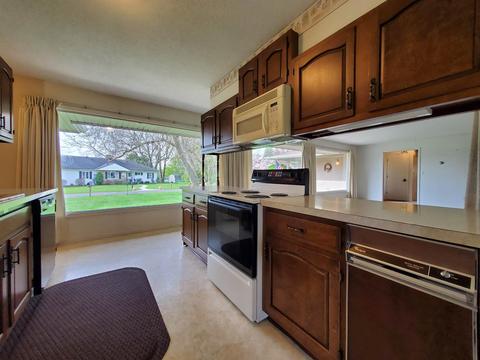 1040 Riverview, Alma, MI 48801 photo 12