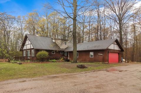 9737 E Otto Rd, Suttons Bay, MI 49682