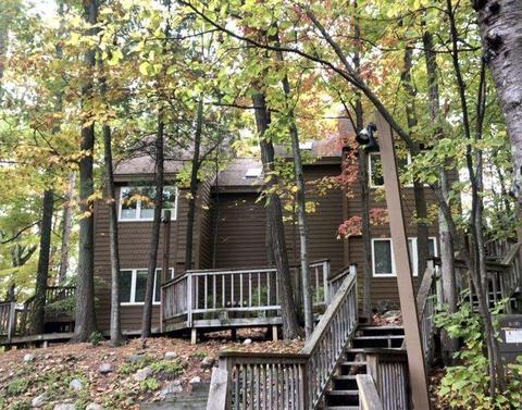 13 South Vlg, Glen Arbor, MI 49636
