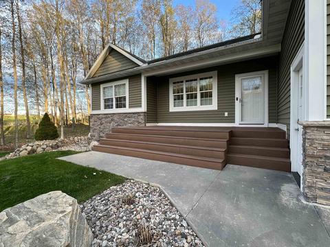 7571 E Mdws, Cedar, MI 49621