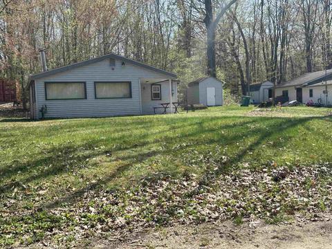 5831 Woodland Dr, Lake, MI 48632