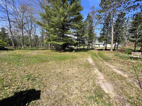 611 Beverly Dr, Harrison, MI 48625 photo 5