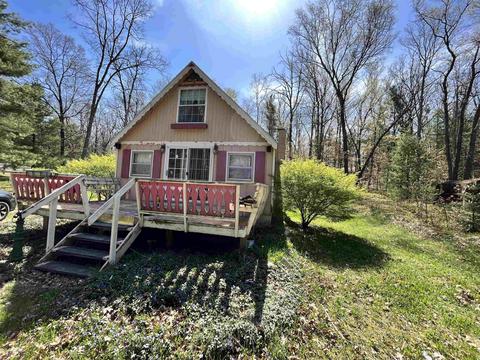 611 Beverly Dr, Harrison, MI 48625