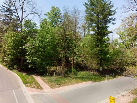 1320 Wayne St, Traverse City, MI 49684