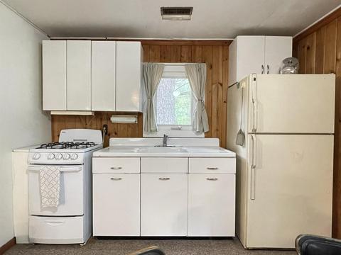 10341 Cathleen Dr, Harrison, MI 48625 photo 6