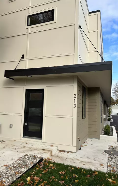 213 E Twelfth, Traverse City, MI 49684