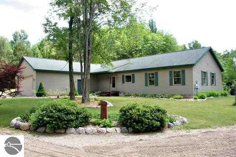 19489 Saint Johns Rd, Interlochen, MI 49643