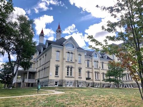800-300 Cottageview Dr #300, Traverse City, MI 49684