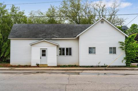206 E Wexford Ave, Buckley, MI 49620