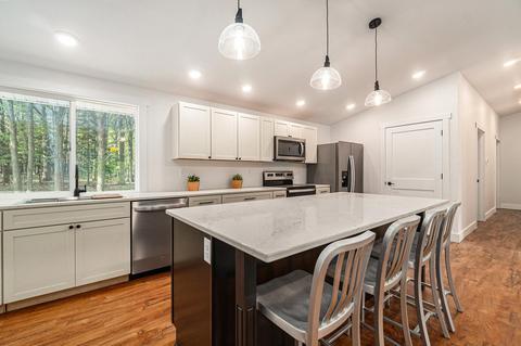 233 Maple Ave, Frankfort, MI 49635