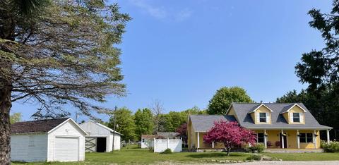 3131 Powers Rd, Alanson, MI 49706