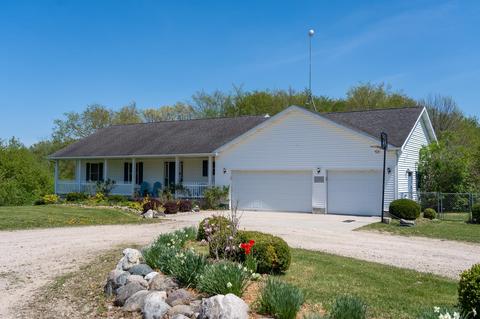 1915 S Winn Rd, Mount Pleasant, MI 48858