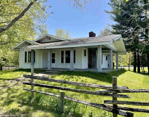 609 Fourth St, Tawas City, MI 48763