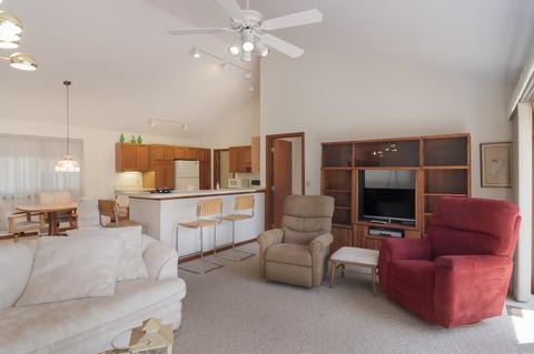 542 E Sugar Bay Ln, Cedar, MI 49621 photo 9