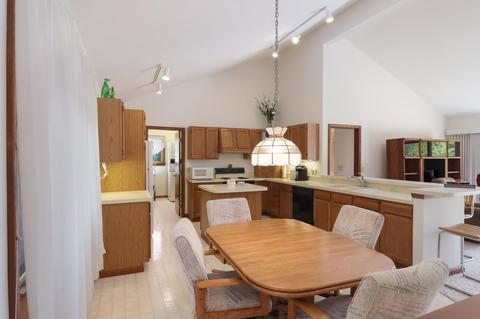 542 E Sugar Bay Ln, Cedar, MI 49621 photo 11