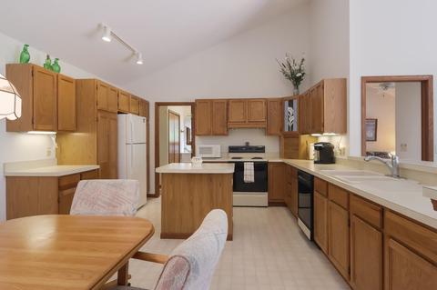 542 E Sugar Bay Ln, Cedar, MI 49621 photo 17