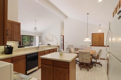 542 E Sugar Bay Ln, Cedar, MI 49621 photo 15