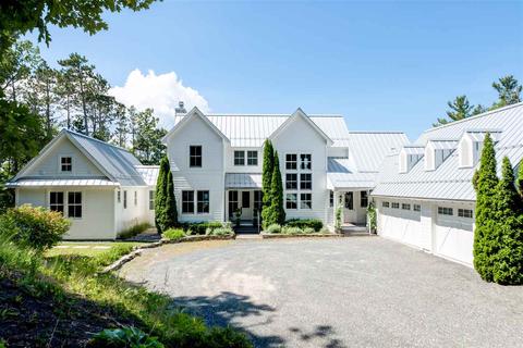6816 Peninsula, Traverse City, MI 49686