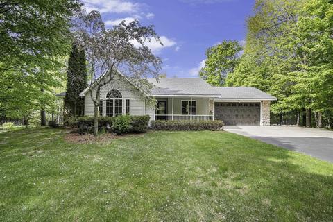 189 Beech, Frankfort, MI 49635