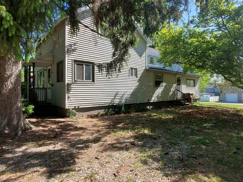 420 Maple, Ithaca, MI 48847 photo 3