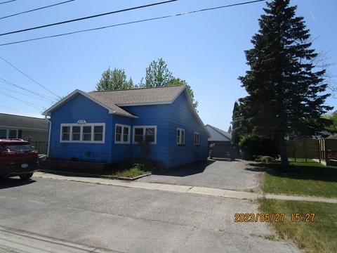 415 Main St, East Tawas, MI 48730