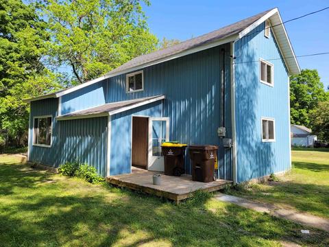 1020 Bostwick, Alma, MI 48801