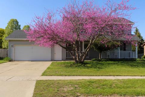 1205 Buckingham Pl, Mount Pleasant, MI 48858
